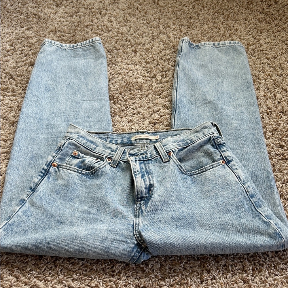 Levi’s Light Wash Denim Jeans